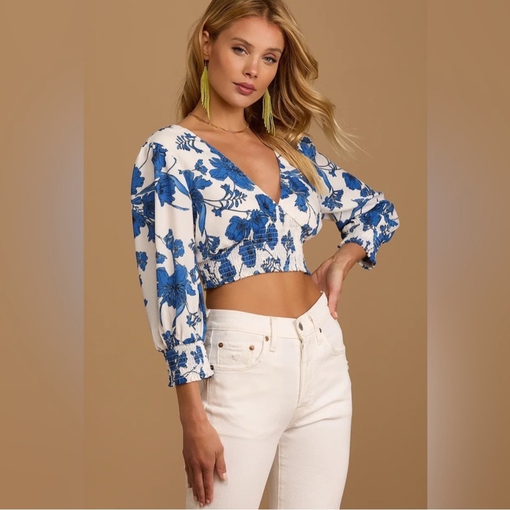 Lulu's Into the Sunshine Ivory Floral Print Tie-Back Smocked Crop Top Size Med.